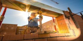 Construção civil deve crescer 2,5% em 2023, analisa especialista